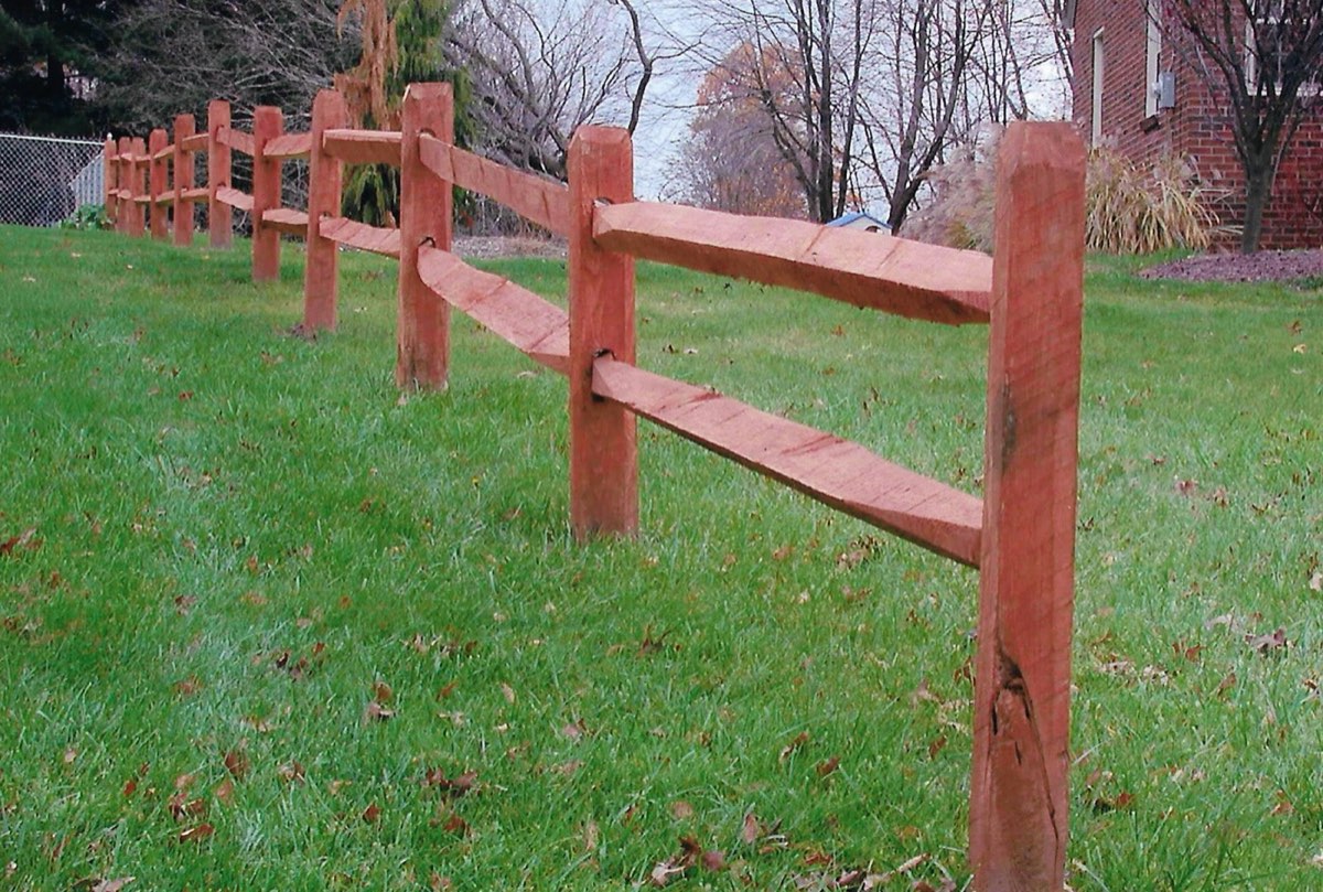 Split rail wood fence